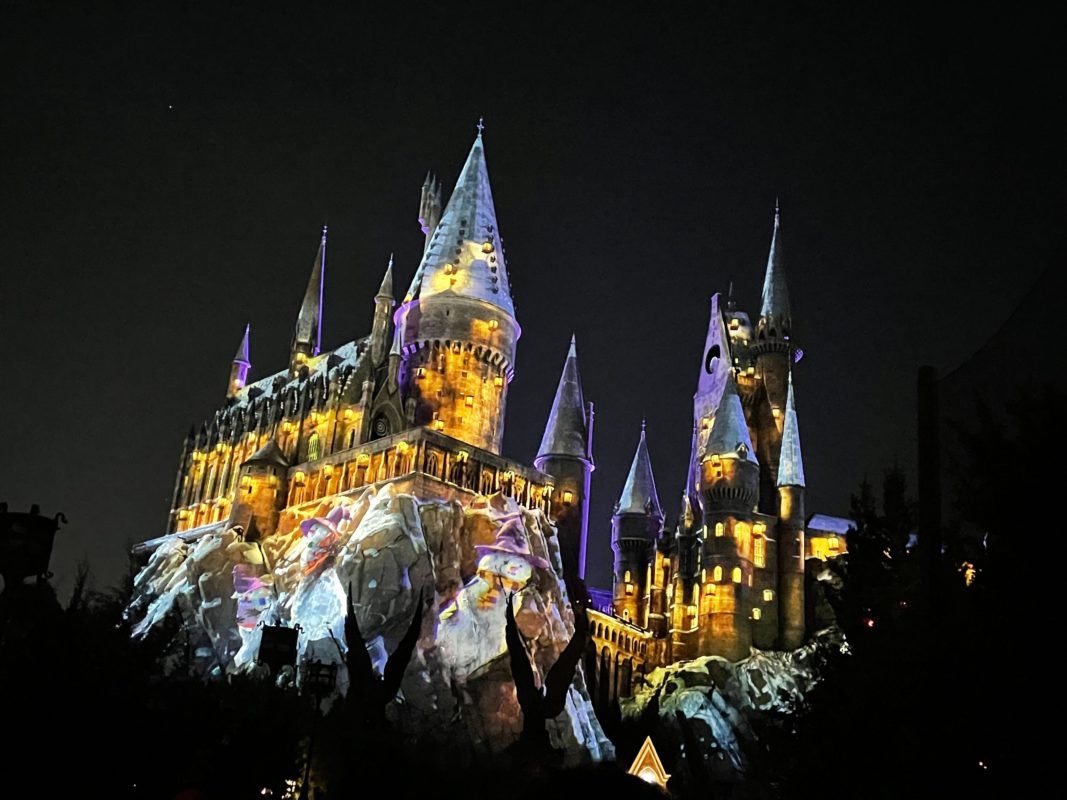 universal orlando holidays 2022 ginchmas and magic of christmas at hogwarts 6