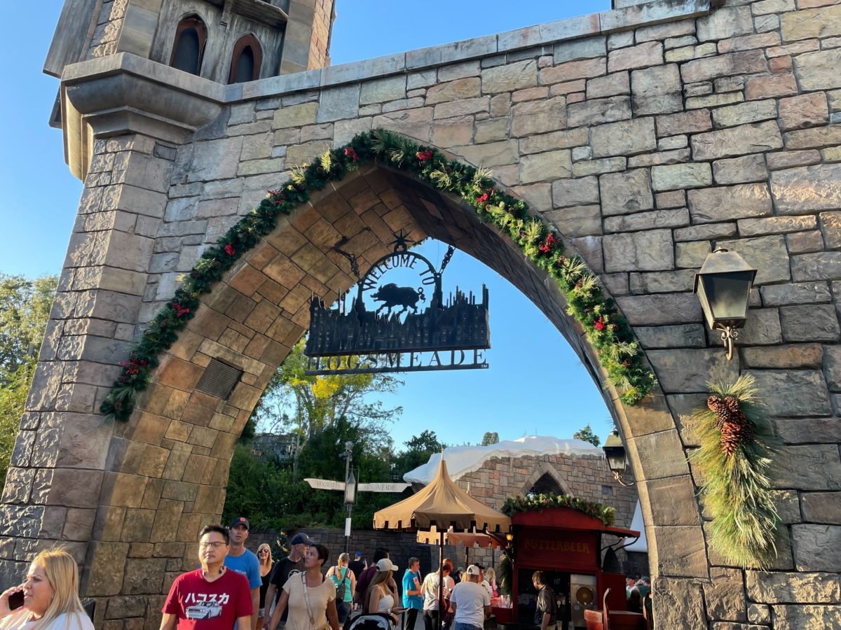 wwohp hogsmeade holiday decorations 2022 7148