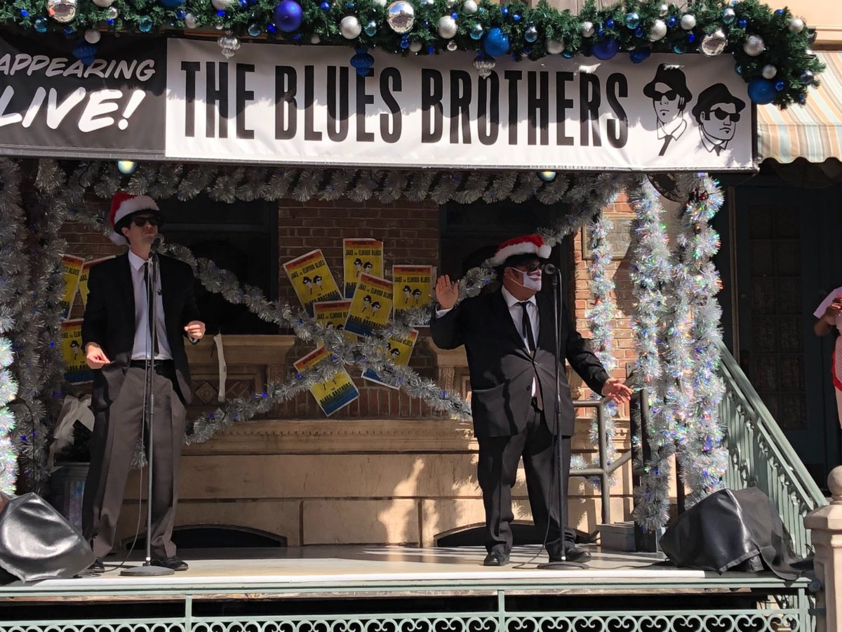 blues-brothers-christmas-revue-4