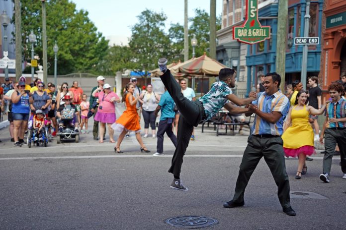 ¡Vamos! – Báilalo street show debuts at Universal Studios Florida 1 ¡Vamos – Bailalo street show debuts at Universal Studios Florida