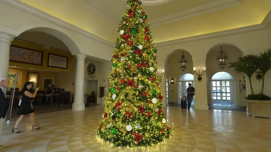 Universal Orlando Hotel CHRISTMAS TREE Tour! 🎄 All Universal Resort Holiday Decorations