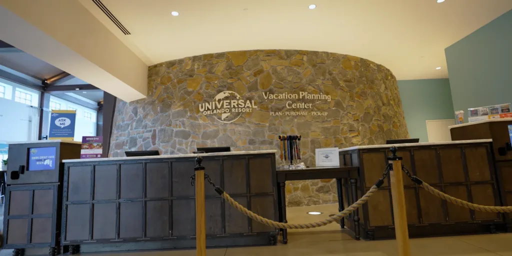 The HIGHEST Rated Hotel at Universal Orlando Sapphire Falls Resort 