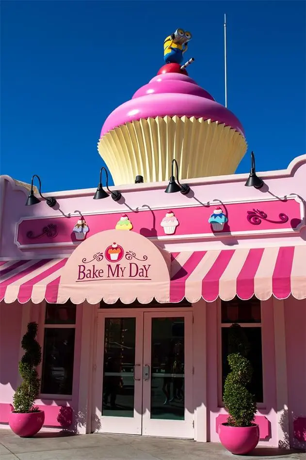 Best Minion Land Souvenirs at Universal Studios Florida 10 Entrance to Bake My Day in Minion Land