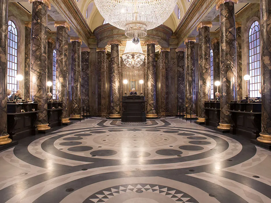 Universal Studios Florida Guide 2026: Rides, Tips & Must-Dos 1 Harry Potter and the Escape from Gringotts at Universal Studios Florida