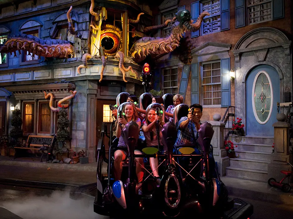 Universal Studios Florida Guide 2026: Rides, Tips & Must-Dos 7 MEN IN BLACK Alien Attack ride vehicles