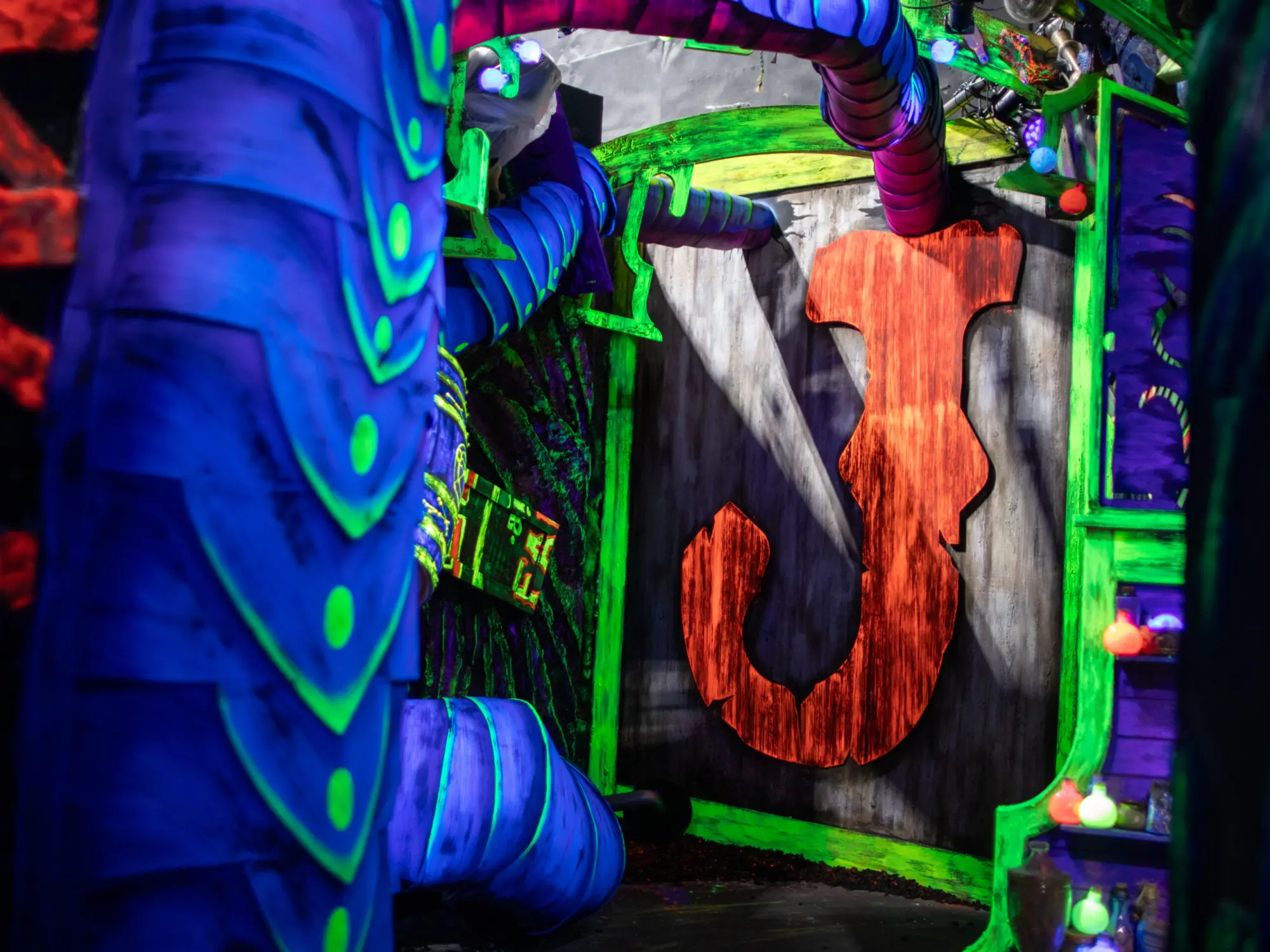 Jack & Oddfellow: Chaos & Control Adds Accessible Route at HHN 35 1 Jack the Clown in a box for Halloween Horror Nights 35