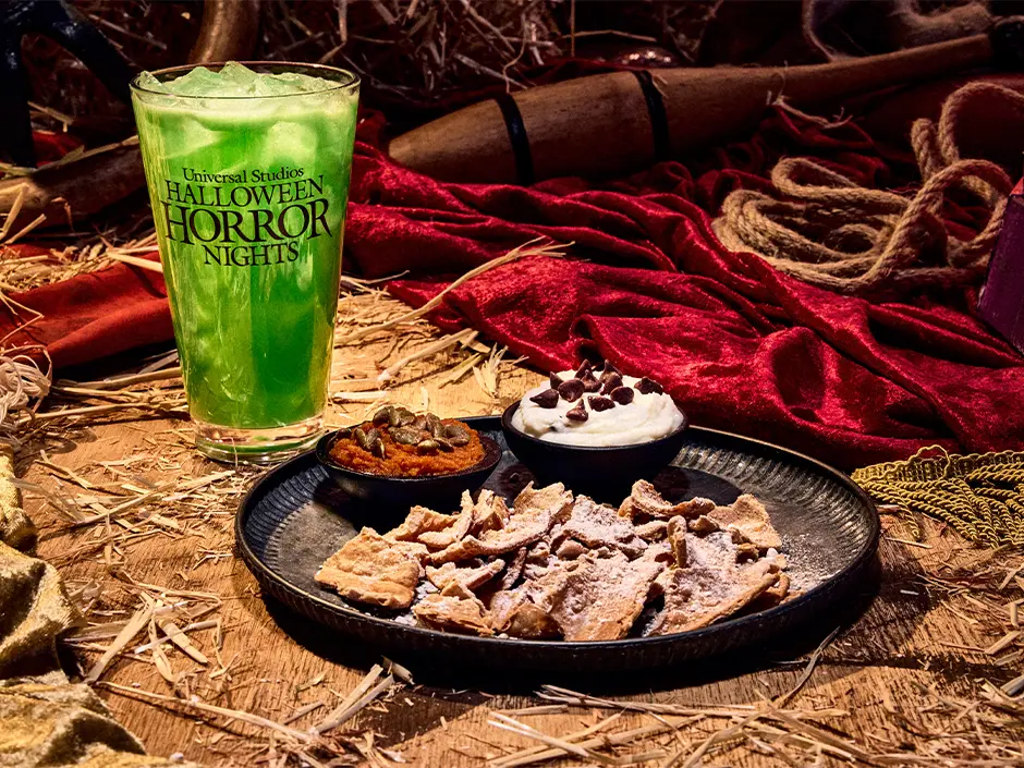 HHN 2026 Food, Shows and Merchandise: What to Prioritize 3 Cannoli Chips and Alien cocktail for Universal Orlando Passholders