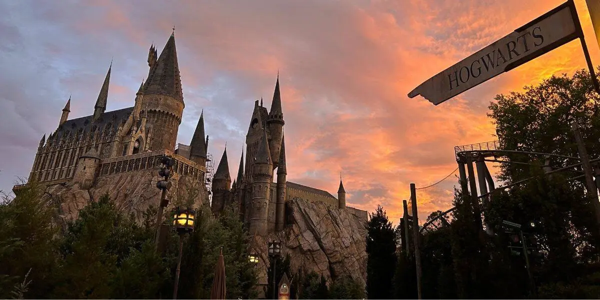 Universal Orlando September Hours Include a 6 p.m. Islands of Adventure Close 2 Hogwarts Castle at Islands of Adventure