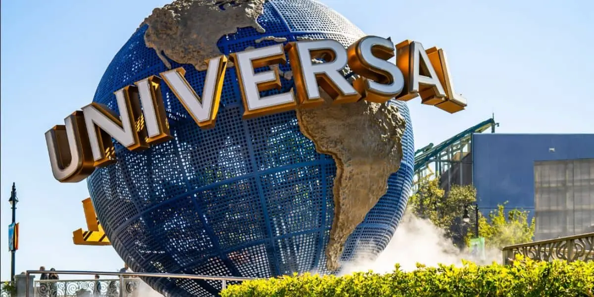 Universal Passholder Store Opens in New Location With Reported 70% Discounts 1 Universal Studios Florida globe