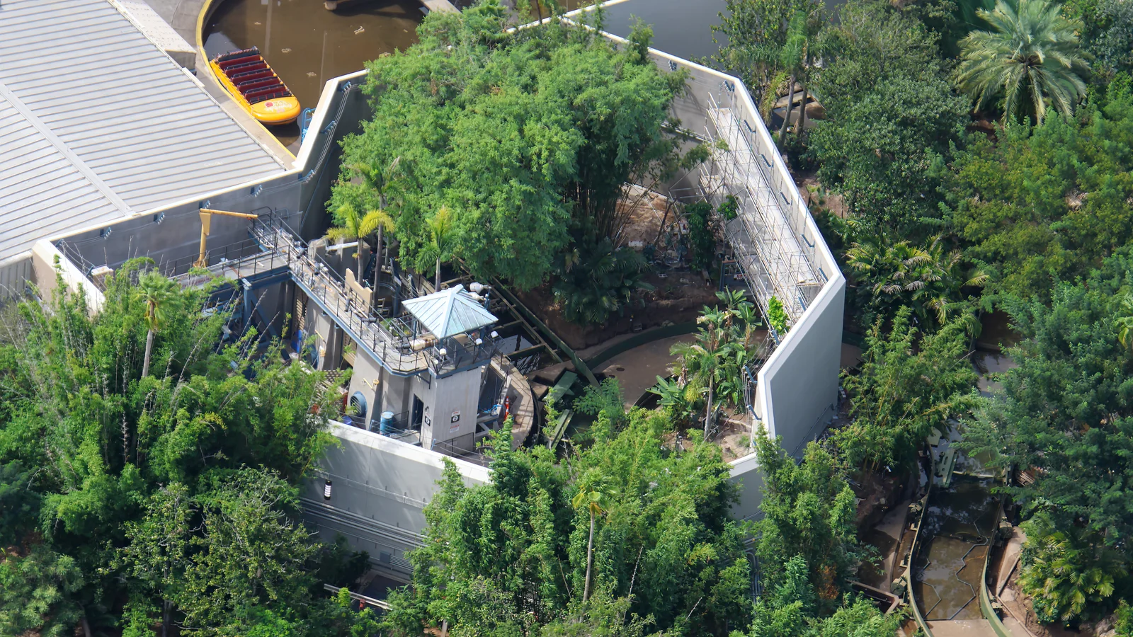 Jurassic Park River Adventure Photos Show Rebuilt Walls and Dinosaurs 1 Rear aerial view of the paddock walls and work area at Jurassic Park River Adventure
