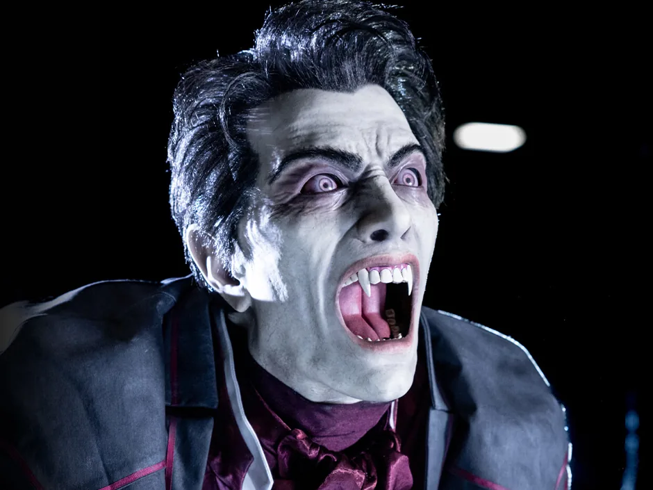 Epic Universe Fan Reports Missing Monsters Unchained Effects 2 Close-up of the Dracula figure in Monsters Unchained